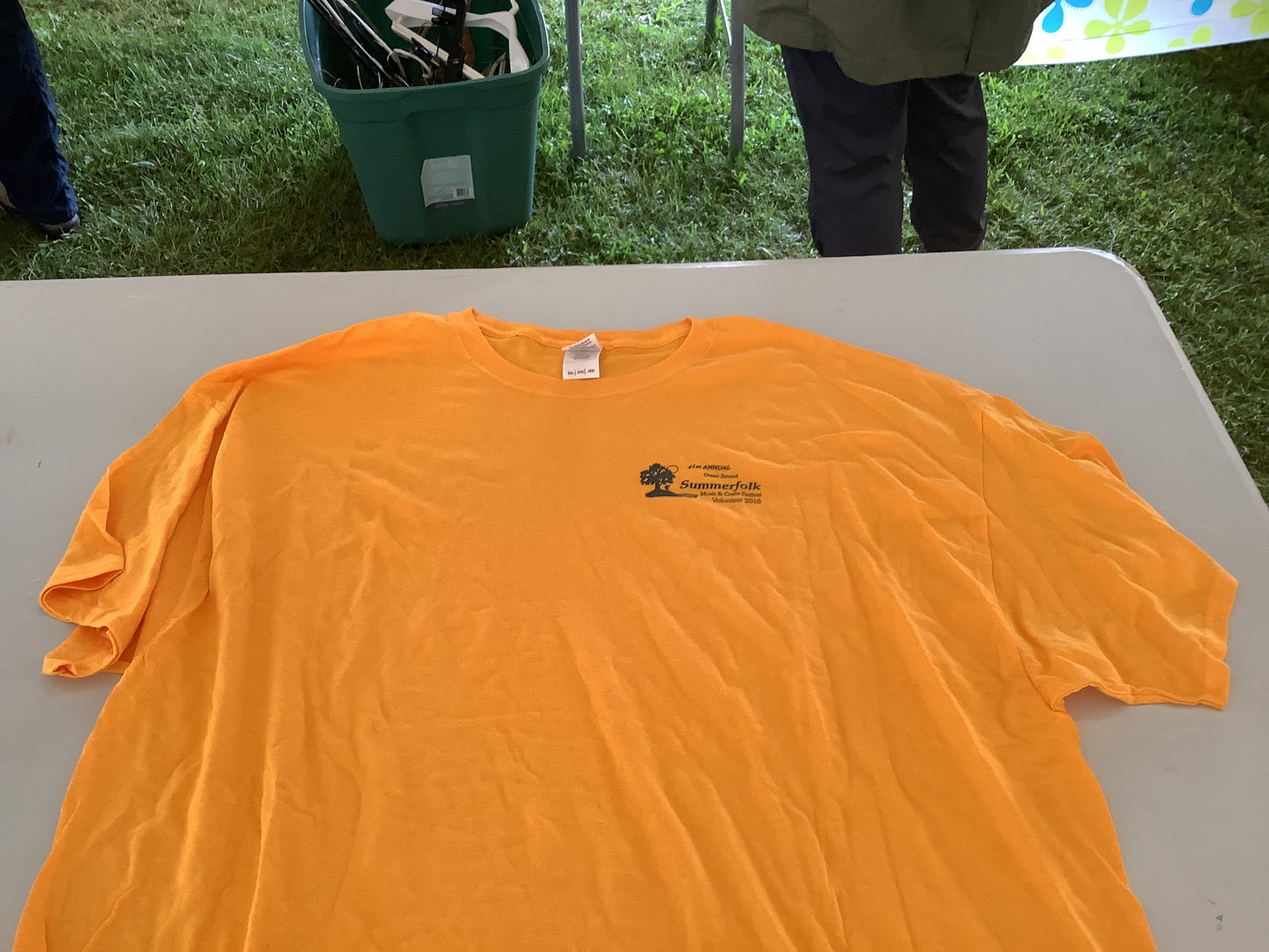 Volunteer tee yellow 16’